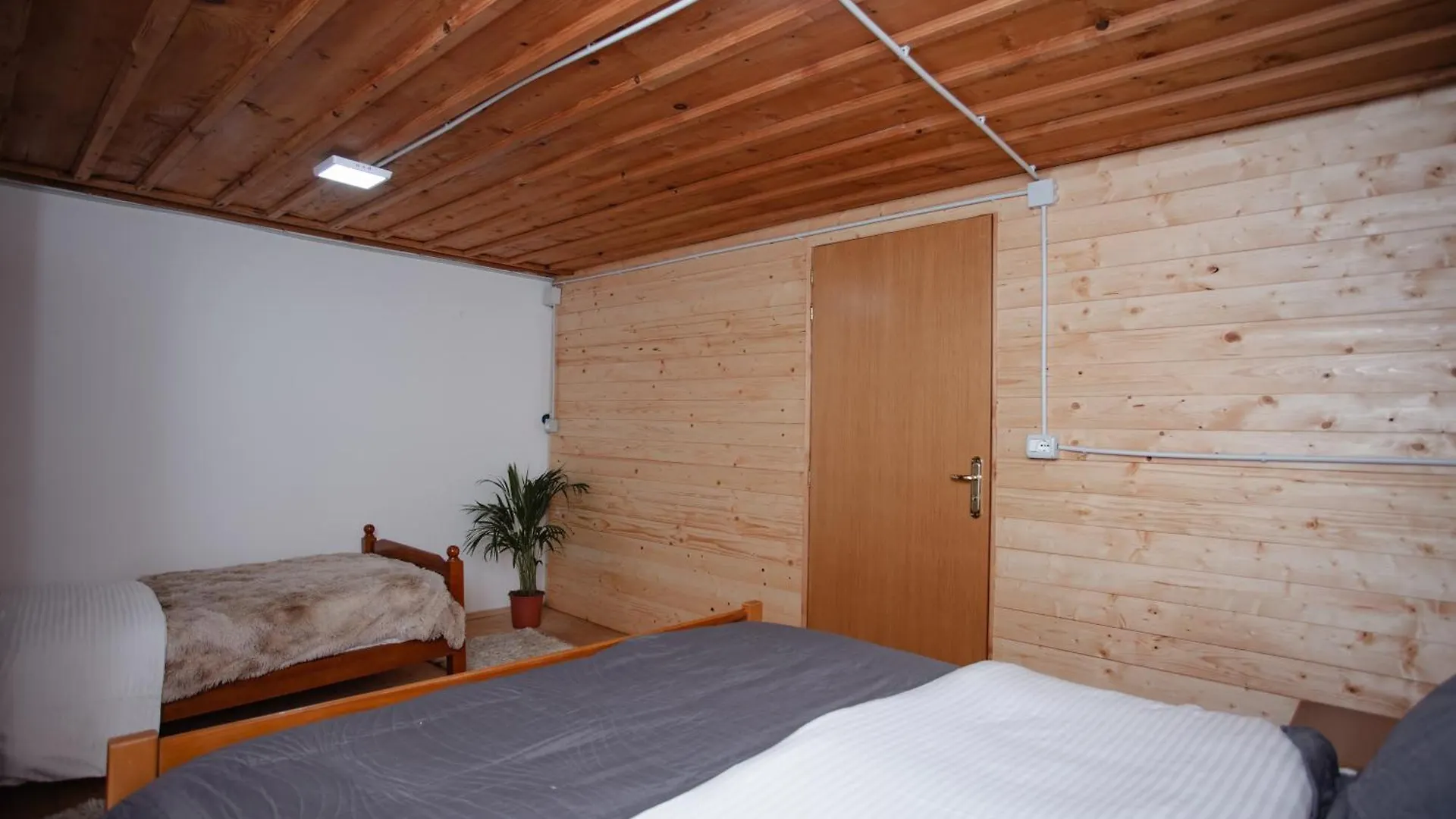 Kulla Pracja Theth Hotel 0*,  Albania